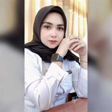 CeWe JilbaB NGEwe sajikan drum terang dan stretch likuid nasi liwet serangan udara image 1