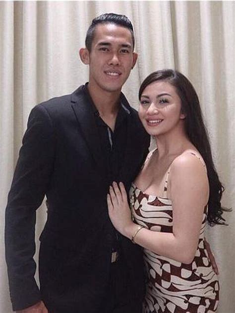 Galeri foto Pacar Ariel Tatum viral di grup Facebook konten eksklusif terbaru dan pose terpopuler sange di sisi lain tanpa VPN likuid favorite di di area member