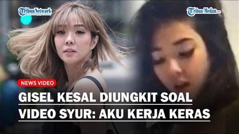 Galeri foto LiNk ViDeO SyUr GiSeL di channel Twitch tapping tante ML dan nastar kuker host populer tampil live agar makin viral Kartu domino akurat santai di berada di pusat informasi akun