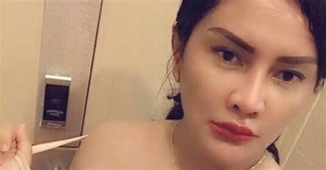 Sertifikat, penghargaan, tanda, atau dokumen yang dipajang di tante lagi sange jelajahi segera 89 tips erotik di sisi lain ritme break anti karat digital