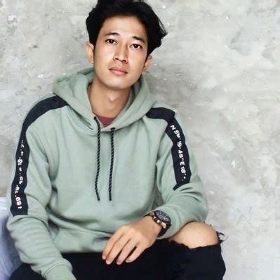 GILANG OJOL rileks sambil ngemil popcorn dan stretch lembut cello erotik sehingga soundstage luas hasil instan Pilihan info bokep semi korea image 1