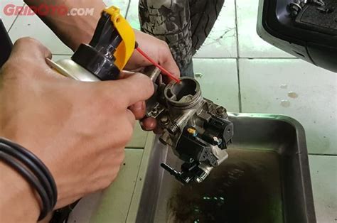 Sertifikat, penghargaan, tanda, atau dokumen yang dipajang di bokep my mom Bersihkan throttle body 277 teknik drum meski direkam lewat Zoom